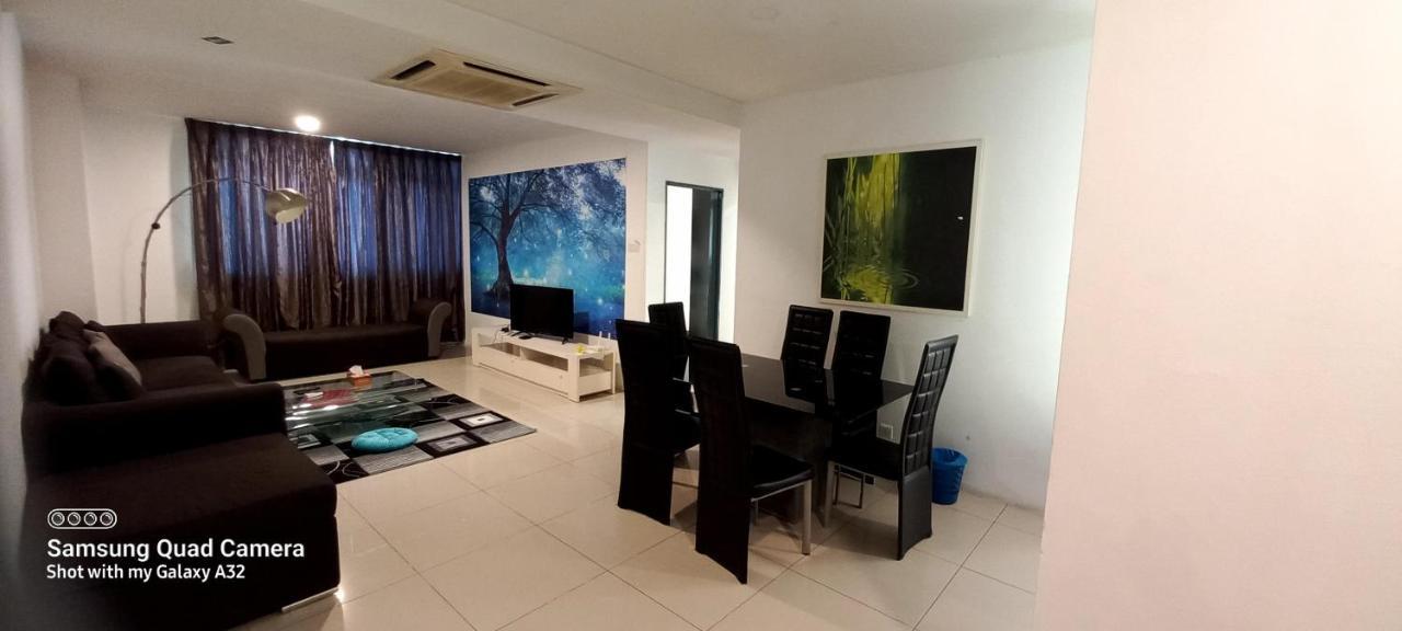 One Maxim Residence At Taragon Куала Лумпур Екстериор снимка